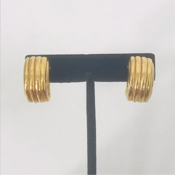 3/$15 Mimi Di N Gold Tone Ribbed Hoop Clip-On Earrings - Picture 6 of 8